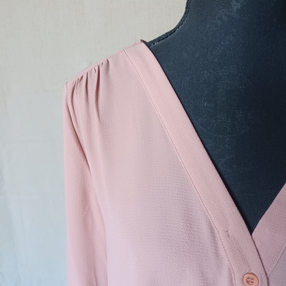 F21 V-Neck Women's Top - Picture 3 of 7
